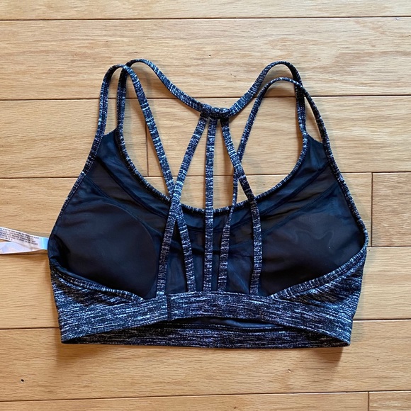 Victoria Secret Sports Bra with scrappy back sz S - Picture 2 of 3